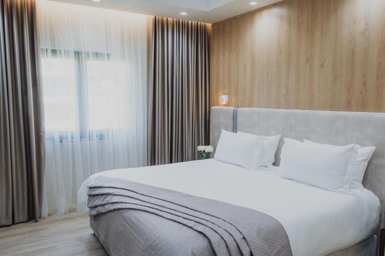 Great White Hotel 4*