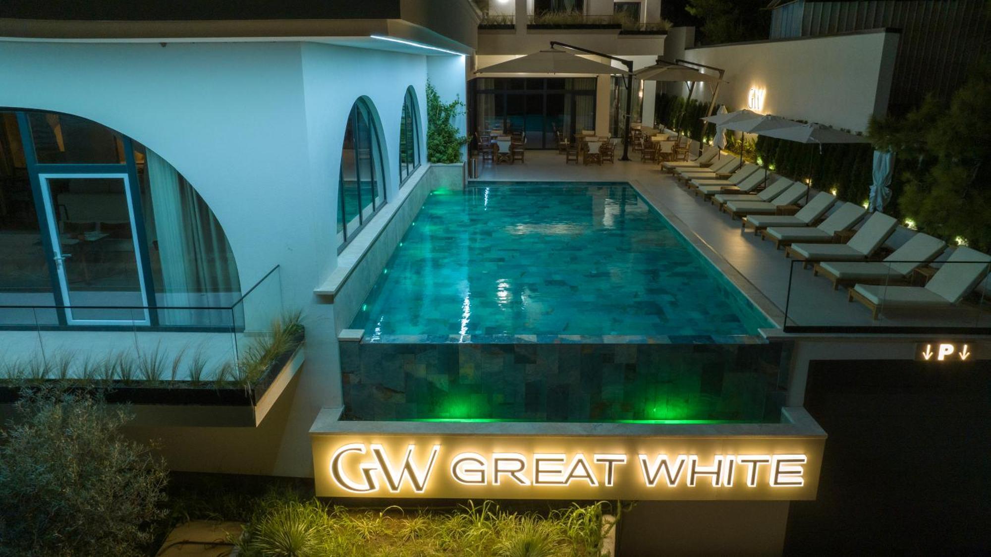 Great White Hotell 4*